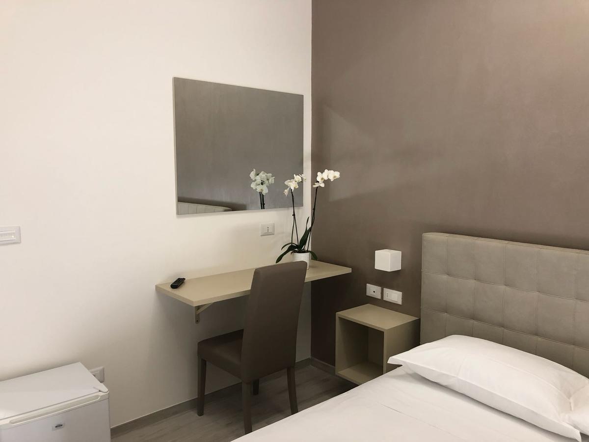 Hotel Il Veliero 托雷圣乔万尼乌 外观 照片