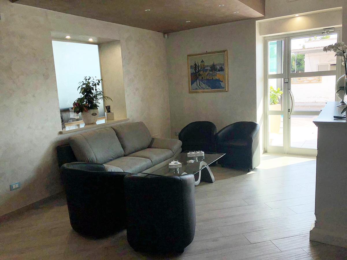 Hotel Il Veliero 托雷圣乔万尼乌 外观 照片
