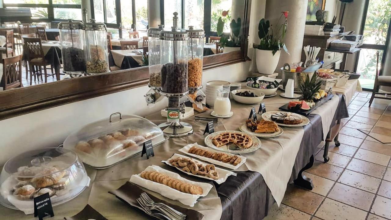 Hotel Il Veliero 托雷圣乔万尼乌 外观 照片